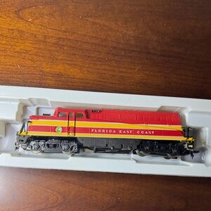 AHM Florida East Coast HO Scale Diesel Train Locomotive (New)